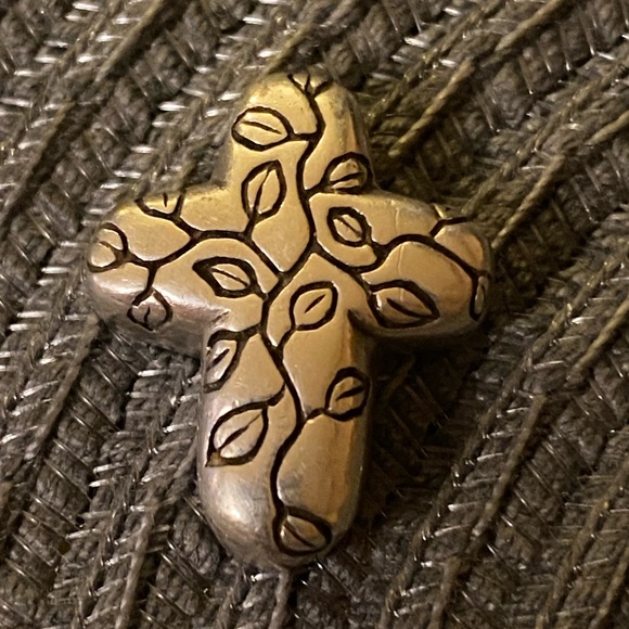 Bob Sieman Design Sterling Silver Cross Necklace - Picture 3 of 11